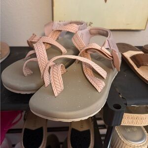 Chaco cloud sport sandals size 8